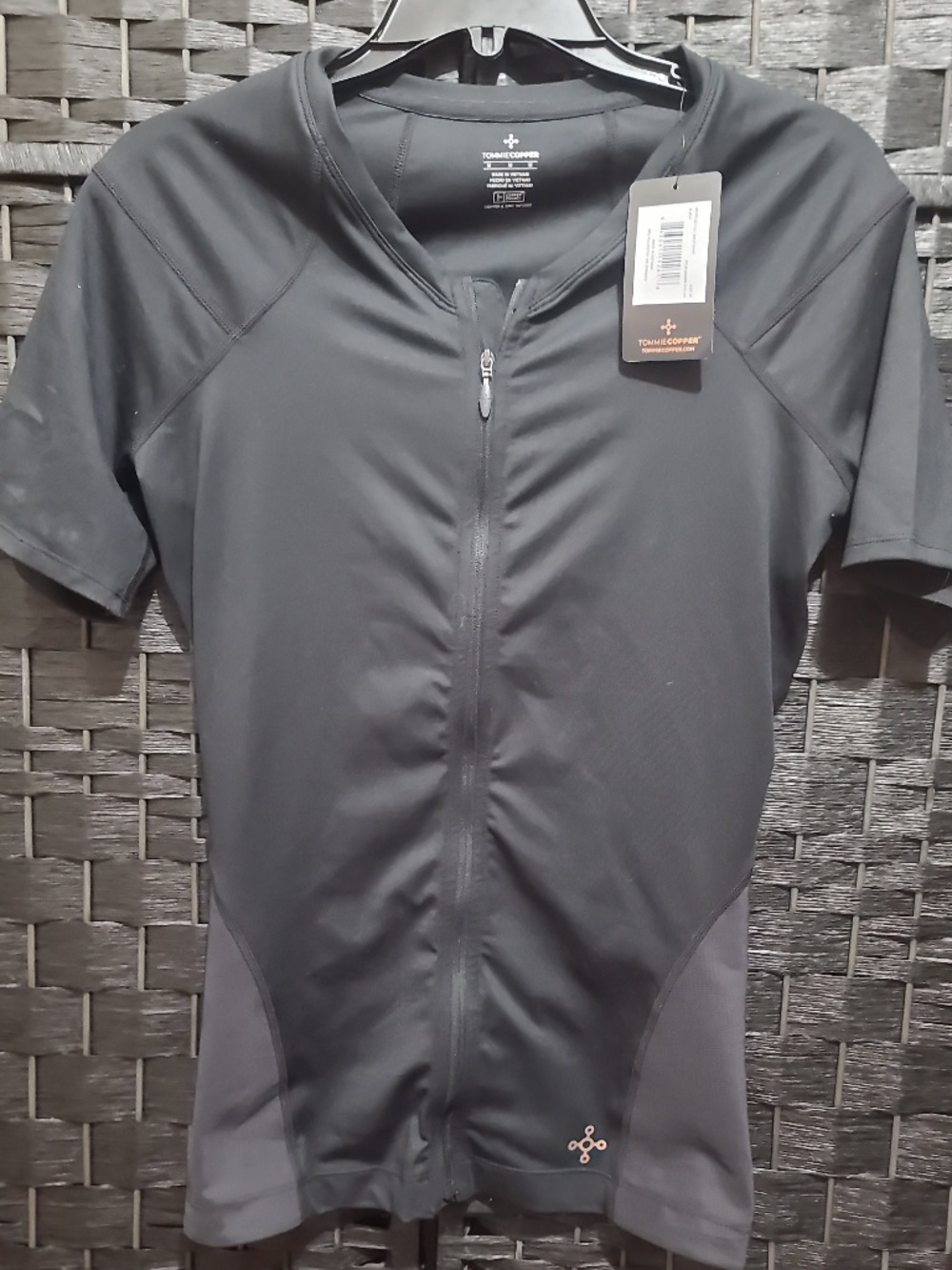 Tommie Copper men's short-sleeve compression shirt  size M NWT